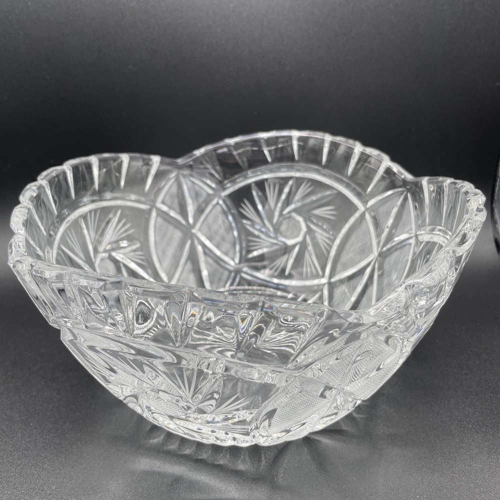 Vintage Crystal Bowl Round Fan Leaf Floral Pattern Fruit Candy Dish 8.25 x 4.25"